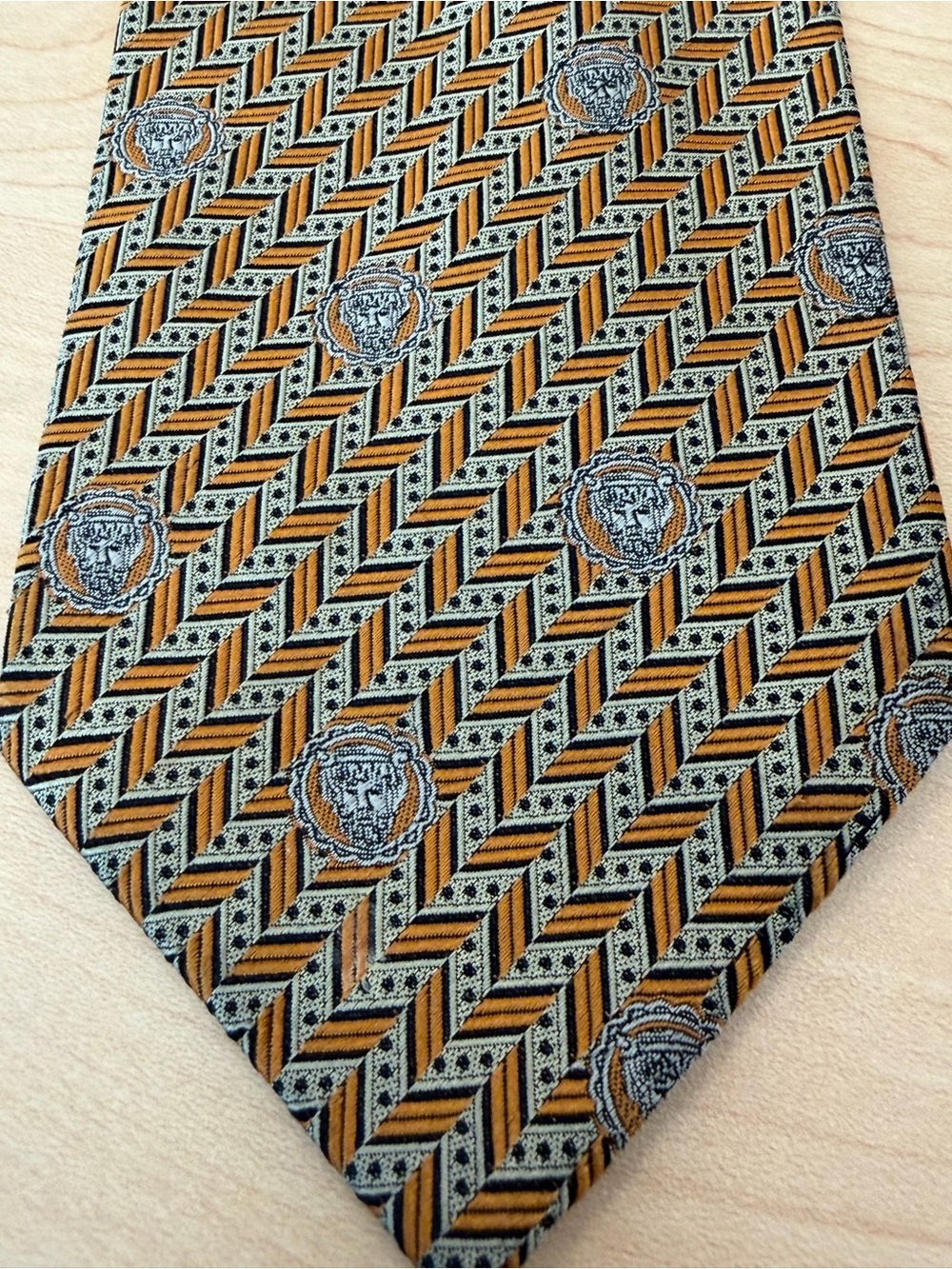 80’s Vintage Versace Instante Gold and Gray Medallion Pattern Silk Tie